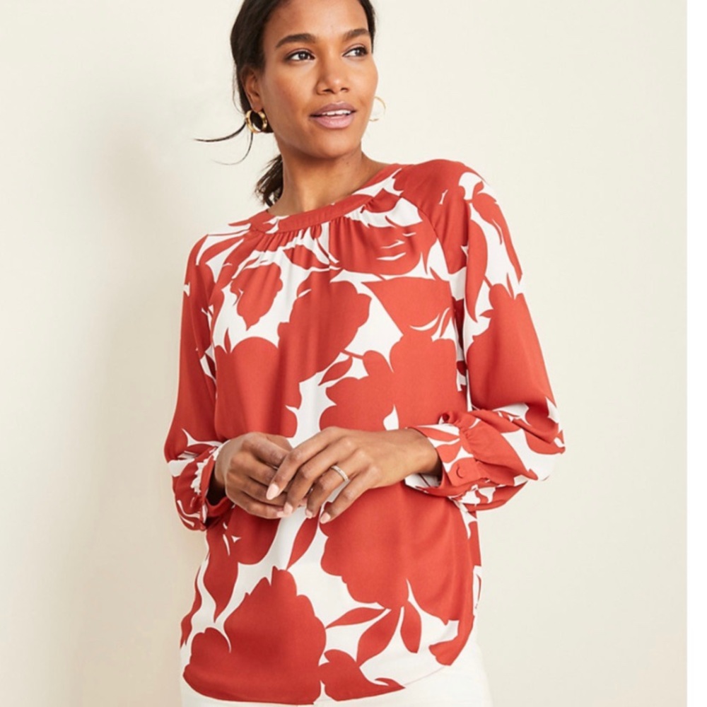 NWT Ann Taylor Petite Floral Shirred Neck Blouse